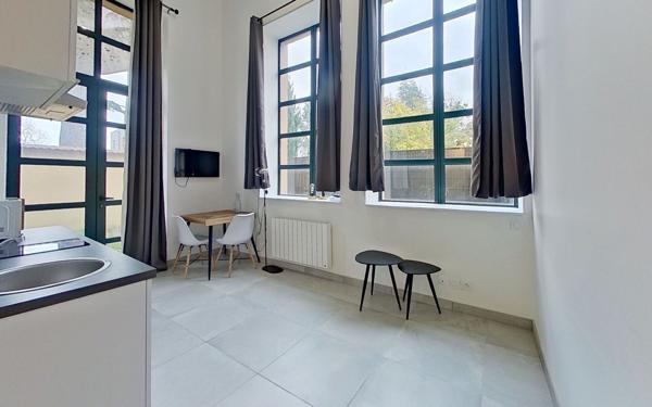 Appartement à louer    2 pièces •  Charbonnières-les-Bains