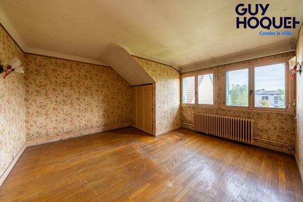 Maison individuelle à vendre à Quincy sous Sénart - 5 chambres, 120 m²