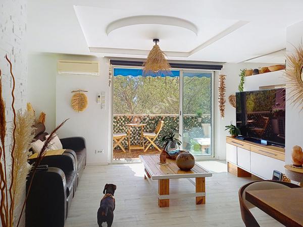 Toulon Ortolan appartement de 3 pièces de 57 m² avec un studio de 20m² ,un garage et une cave