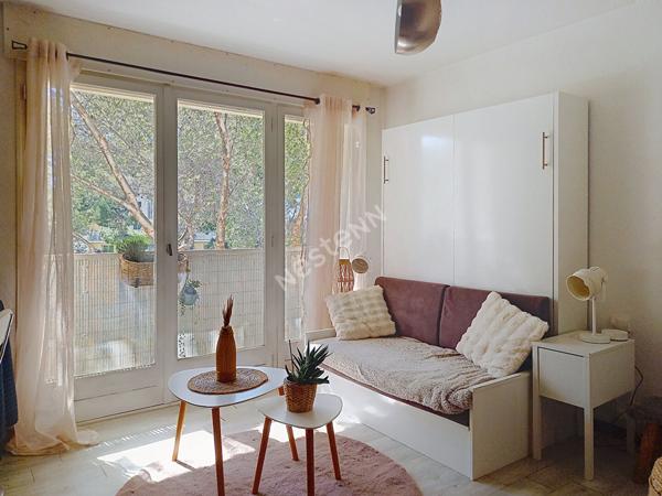Toulon Ortolan appartement de 3 pièces de 57 m² avec un studio de 20m² ,un garage et une cave