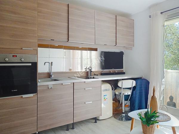Toulon Ortolan appartement de 3 pièces de 57 m² avec un studio de 20m² ,un garage et une cave