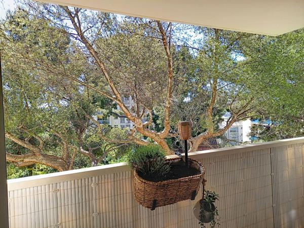 Toulon Ortolan appartement de 3 pièces de 57 m² avec un studio de 20m² ,un garage et une cave