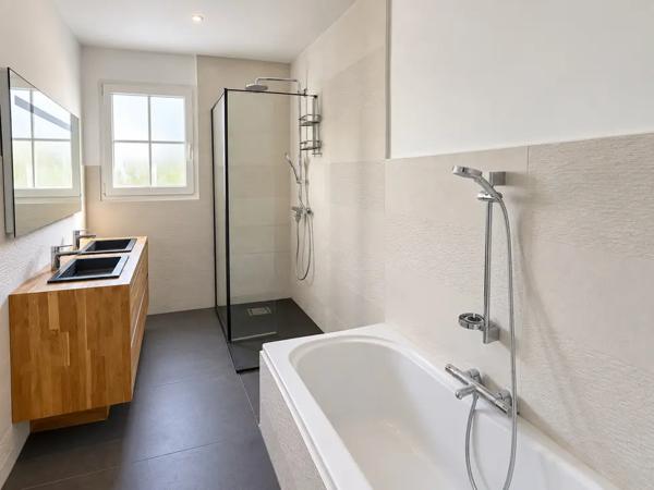 Maison 4chambres, jardin avec local professionnel