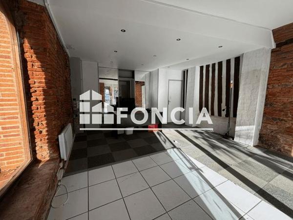 Location Local commercial 1 pièce 36 m² - 1 Place des marchands Rieumes 31370