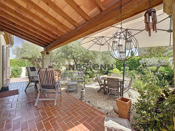 Maison Camaret-sur-aigues 6 pièce(s) d'environ 127m² habitables