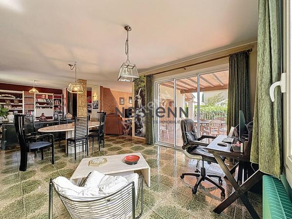 Maison Camaret-sur-aigues 6 pièce(s) d'environ 127m² habitables