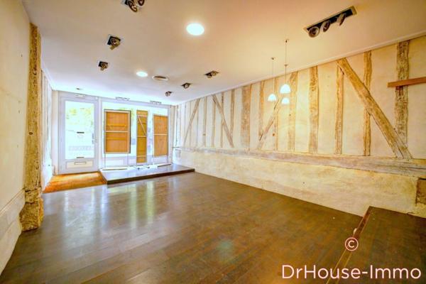 Immeuble à vendre 8 pièces de 200 m²