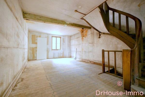 Immeuble à vendre 8 pièces de 200 m²