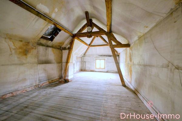 Immeuble à vendre 8 pièces de 200 m²