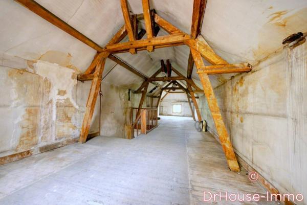 Immeuble à vendre 8 pièces de 200 m²