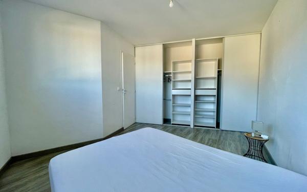 Appartement à louer    3 pièces • 80 m2 Lit-et-Mixe