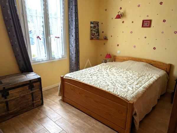 Maison familiale 150m² - 4 chambres . Jardin aménagé, garage  Matha centre