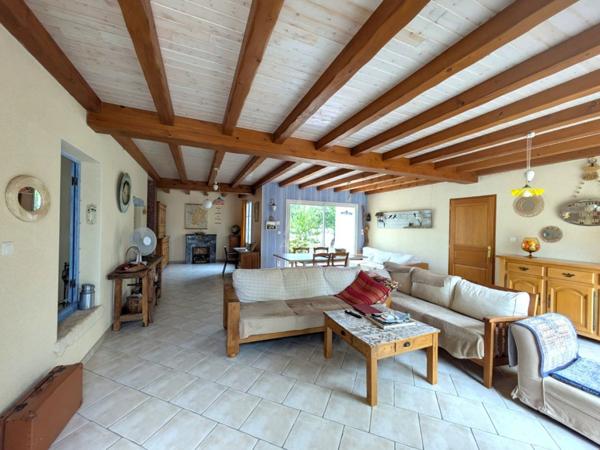 Maison familiale 150m² - 4 chambres . Jardin aménagé, garage  Matha centre