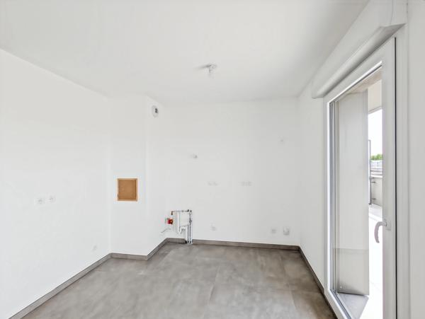 à vendre attique 4 pièces THONON LES BAINS (74) - EXCEPTIONNEL – APPARTEMENT 4 PIÈCES EN ATTIQUE AVEC VUE PANORAMIQUE SUR LE LAC LÉMAN