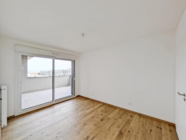 à vendre attique 4 pièces THONON LES BAINS (74) - EXCEPTIONNEL – APPARTEMENT 4 PIÈCES EN ATTIQUE AVEC VUE PANORAMIQUE SUR LE LAC LÉMAN