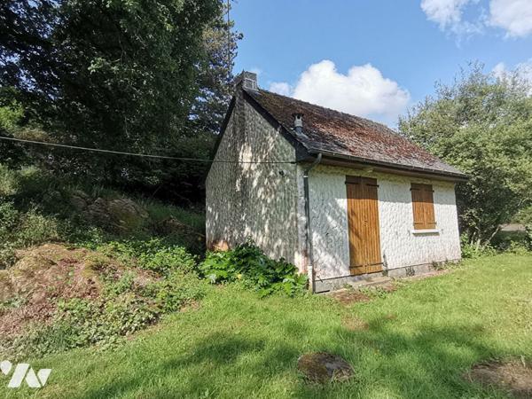 IFFENDIC - Propriété de 562 m² habitables avec dépendances sur terrain paysagé de 4 hectares