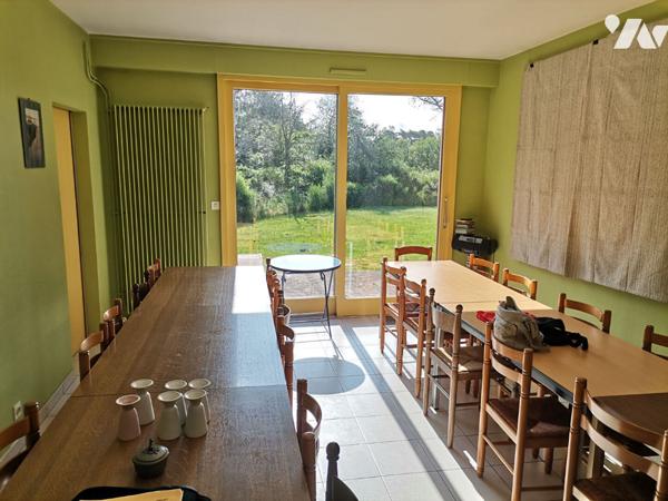 IFFENDIC - Propriété de 562 m² habitables avec dépendances sur terrain paysagé de 4 hectares