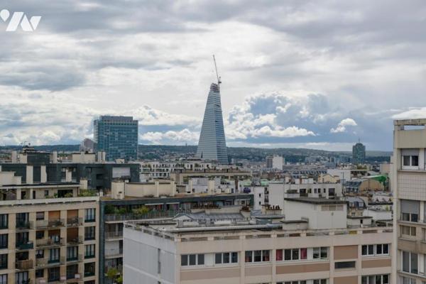 PARIS 15ème Vaugirard Quintinie 2 pièces de 46,27 m² au 10ème et dernier étage avec cave et parking