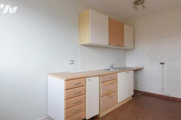 PARIS 15ème Vaugirard Quintinie 2 pièces de 46,27 m² au 10ème et dernier étage avec cave et parking