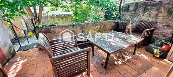 Mas de ville T11 avec jardin et appartement