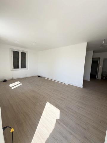 Location Appartement 3 pièces 80 m2 à Cadenet