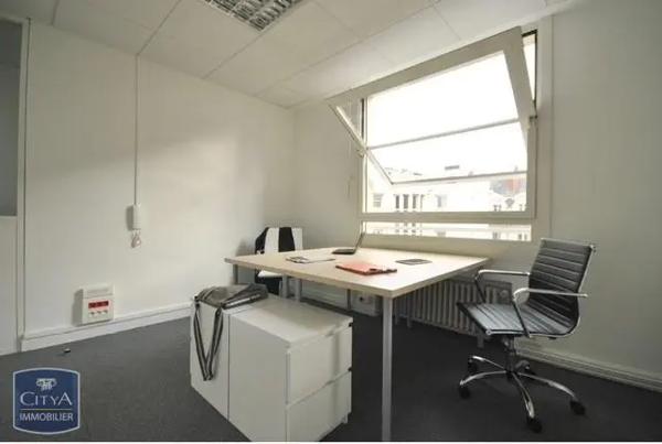 Local professionnel à louer 96m²