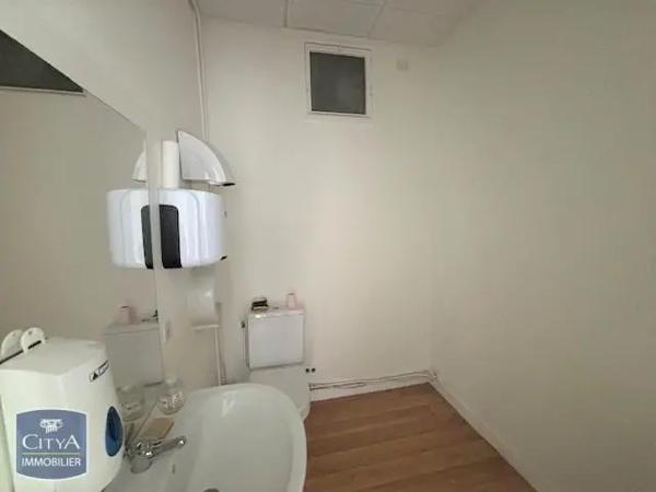 Local professionnel à louer 96m²