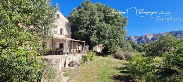 Robion (84440) ANCIEN CORPS DE FERME de 1804 et villa de 1960 vue Alpilles et Luberon