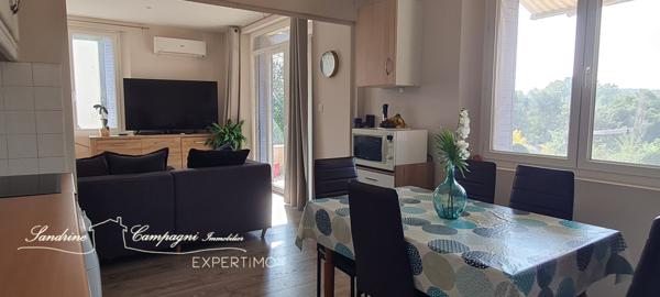 Robion (84440) ANCIEN CORPS DE FERME de 1804 et villa de 1960 vue Alpilles et Luberon