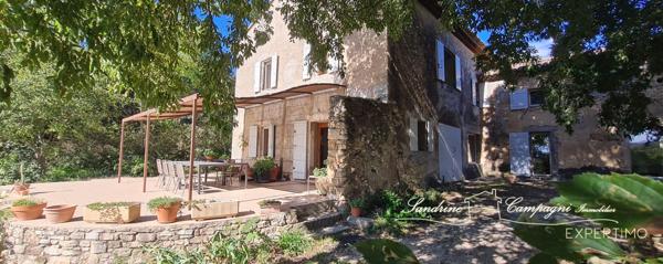 Robion (84440) ANCIEN CORPS DE FERME de 1804 et villa de 1960 vue Alpilles et Luberon