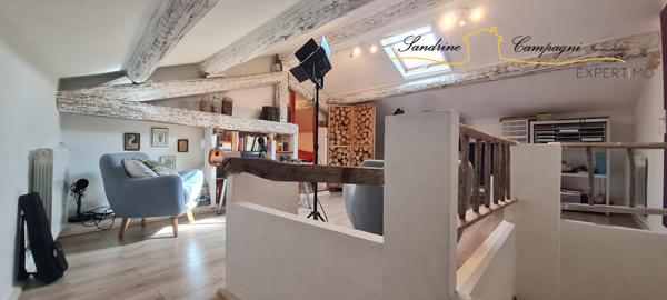 Robion (84440) ANCIEN CORPS DE FERME de 1804 et villa de 1960 vue Alpilles et Luberon