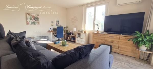 Robion (84440) ANCIEN CORPS DE FERME de 1804 et villa de 1960 vue Alpilles et Luberon