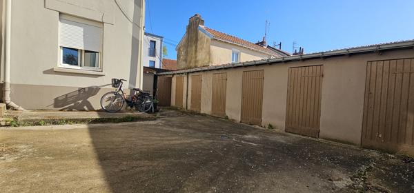 Mairie de Chantenay , très bel immeuble de rapport composé de 5 appartements