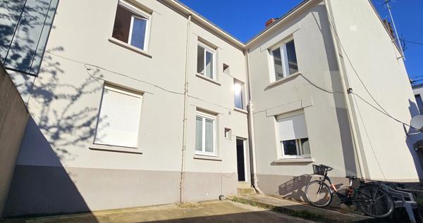 Mairie de Chantenay , très bel immeuble de rapport composé de 5 appartements
