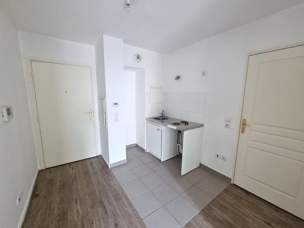 Appartement T1 à vendre à Noisiel - Investissement idéal, calme et proche commodités