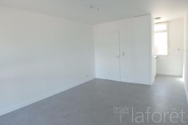 Location appartement près de PONT AUDEMER - 1 pièce(s) - 22 m² - 311 €/mois
