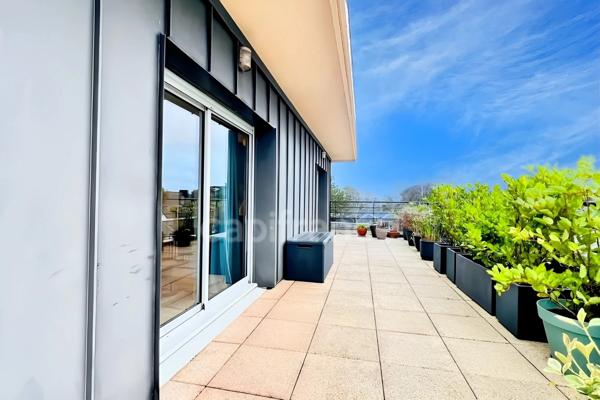 QUIMPER (29) Appartement type 4 de 83 m² habitable situé au dernier étage - Terrasse - Garage - Parking