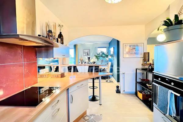 QUIMPER (29) Appartement type 4 de 83 m² habitable situé au dernier étage - Terrasse - Garage - Parking