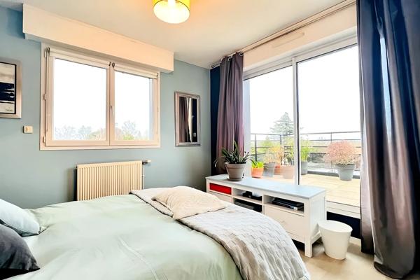 QUIMPER (29) Appartement type 4 de 83 m² habitable situé au dernier étage - Terrasse - Garage - Parking