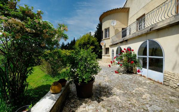 Maison à vendre    5 pièces • 185 m2 Lourmarin