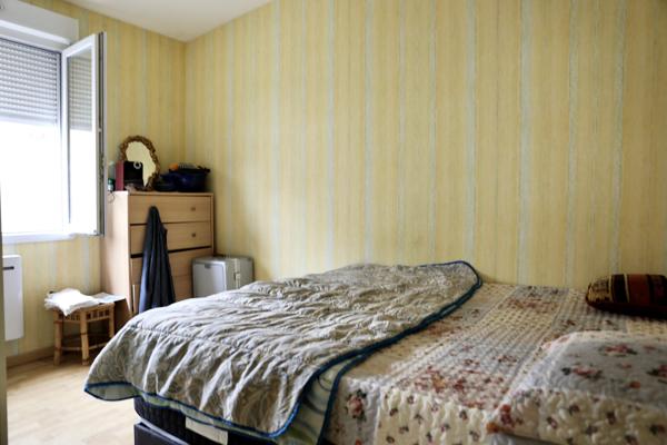 A vendre maison louée de plain pied+parking+garage : Clairmarais, 2 chambres, 2 cours   REIMS (51)