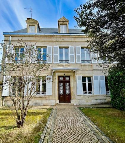 Maison bourgeoise avec jardin