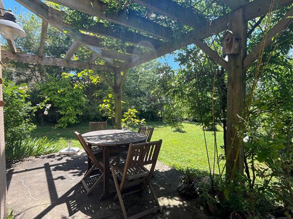 A vendre belle Maison côté ouest de type 6 avec grand jardin au calme !