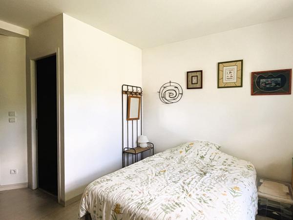 A vendre belle Maison côté ouest de type 6 avec grand jardin au calme !