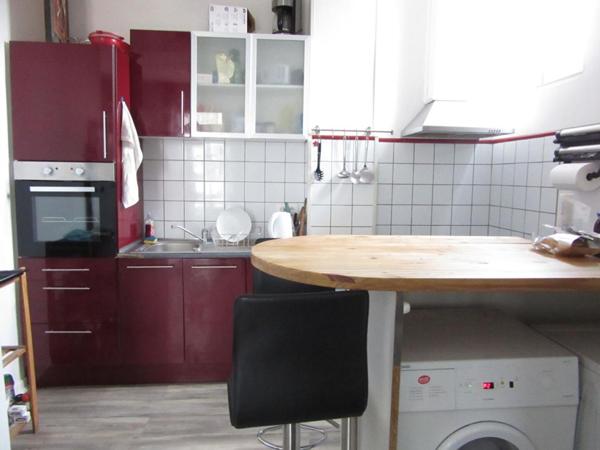 Immeuble  avec T3 terrasse, T2, local commercial, et deux garages dont 1 aménagé