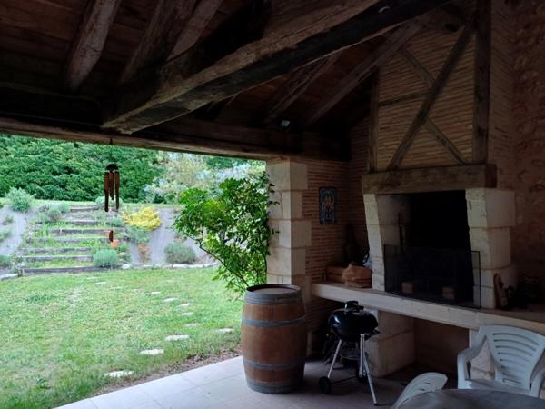 Bel ensemble immobilier avec 1 gite ou maison d'amis, piscine, au calme et sans vis à vis