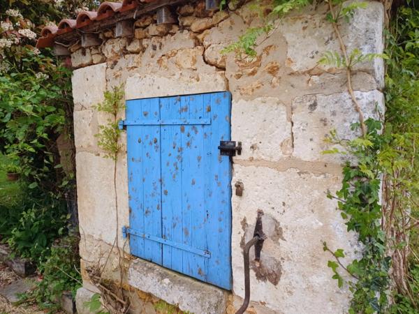 Bel ensemble immobilier avec 1 gite ou maison d'amis, piscine, au calme et sans vis à vis