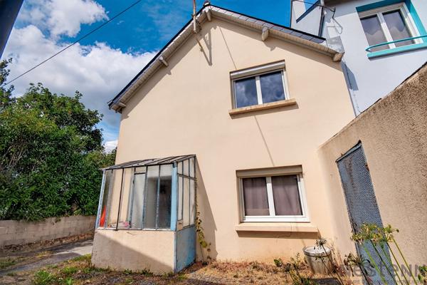 VENTE - SPÉCIAL INVESTISSEURS - IMMEUBLE DE RAPPORT- 4 STUDIOS LOUÉS