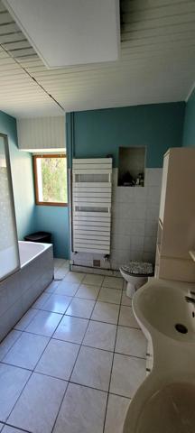 Fermette 3 chambres, dépendances, garage, grand terrain