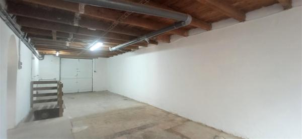 Maison T4 des années 50 avec grand Atelier et 2 grands garages